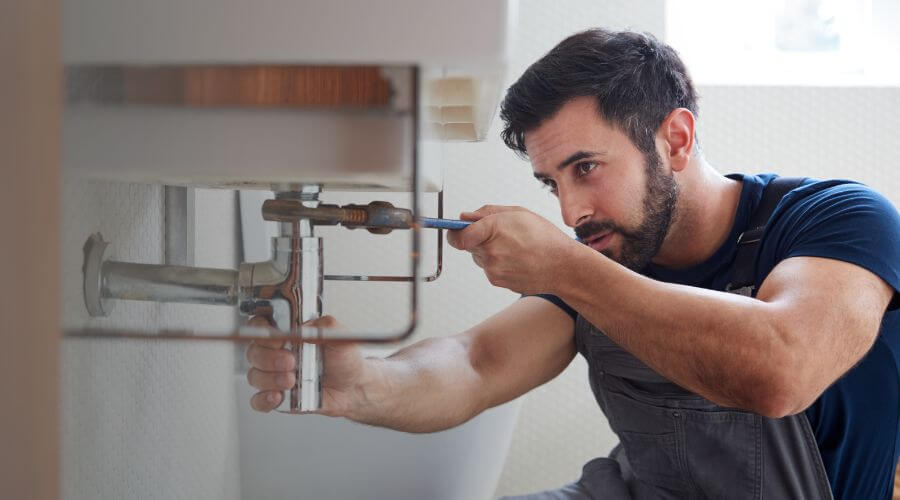 Professional water heater installation services in Anahuac, TX